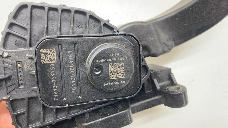 1011298 ⭕2017-2023 Tesla Model 3 Front Accelerator Gas Pedal Throttle Sensor Pad 1011298