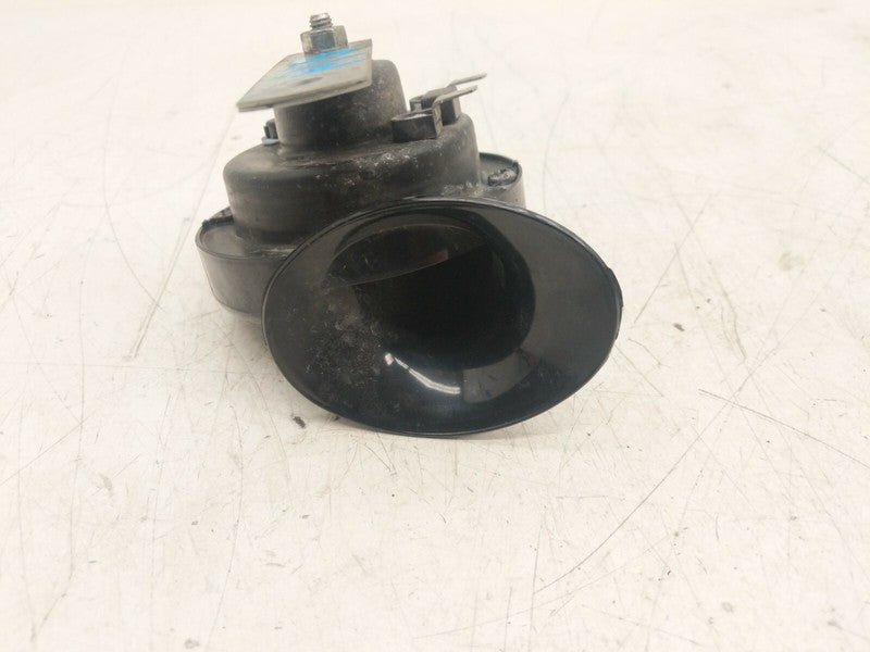 E1 0020046 ⭕ 2012-2020 Tesla Model S MS Seger High Pitch Tone Horn 12V 510 Hertz w/ Bracket