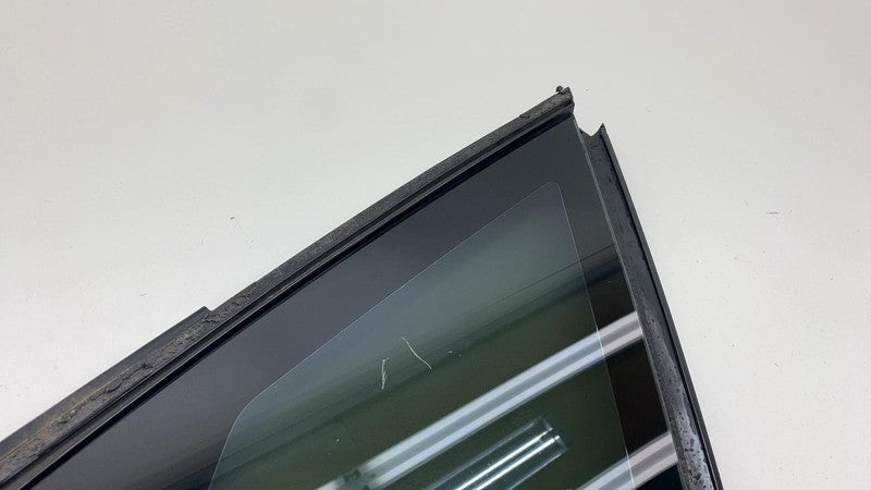 160015600A 2021-2024 Tesla Model S MS Rear Passenger Side Corner Window Quarter Glass Right
