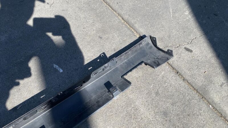 600587400J ⭕ 12-20 Model S Driver Side Skirt Rocker Molding Sill Panel Left LH 6005874-00-J