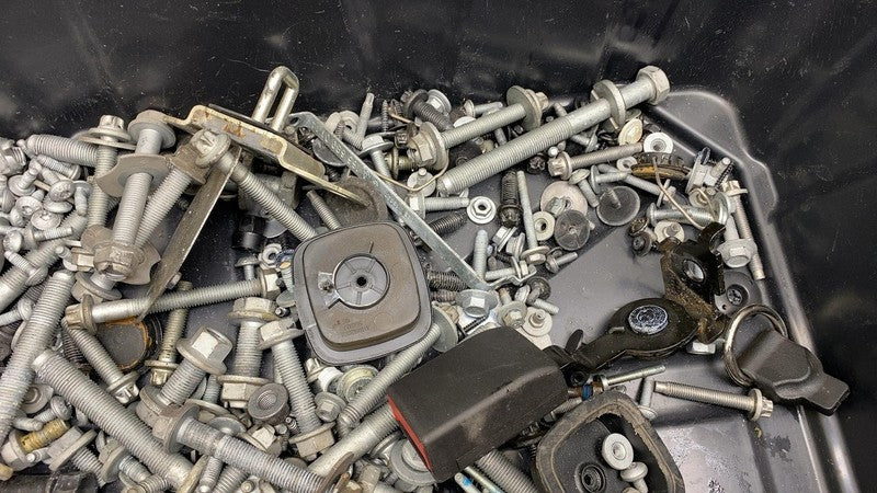 2016 Mercedes-Benz GLE350 Seatbelt Buckle Crossmember Brace w/ SET of