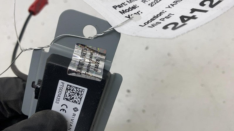 PT00014353C ⭕ 22-24 Rivian R1T R1S Front Right Roof Antenna AMP Amplifier Module PT00014353C