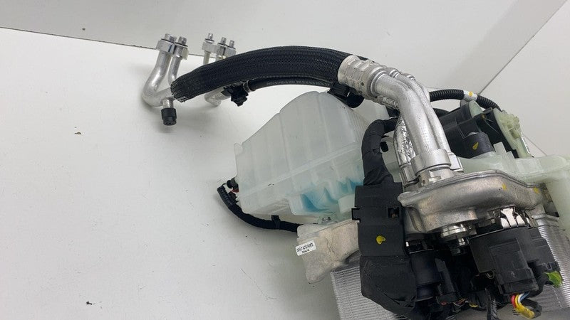 1523000A1E ⭕ 2020-2023 Tesla Model Y Supermanifold Refrigerant Chiller w/ Coolant Reservoir