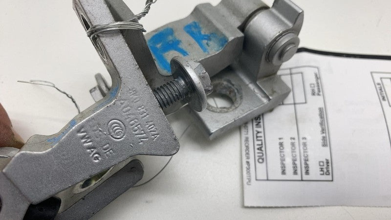 8K0831402A 2011-2018 Porsche Cayenne S Front Passenger Side Upper & Lower Door Hinge Right