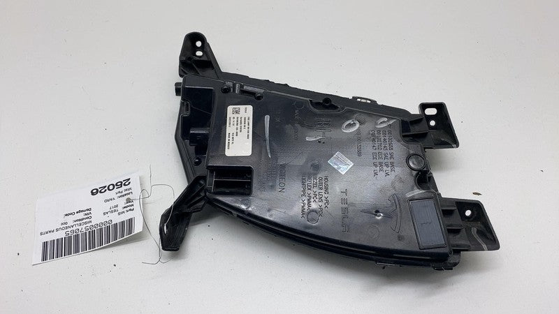 100599600E 12-20 Tesla Model S Front Passenger Fog Light Cornering Lamp Right 1005996-00-E
