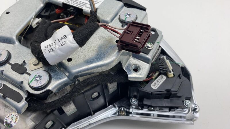 101426501C 2012-2015 Tesla Model S Steering Wheel Airbag Module w/ Retainer Plate Bracket