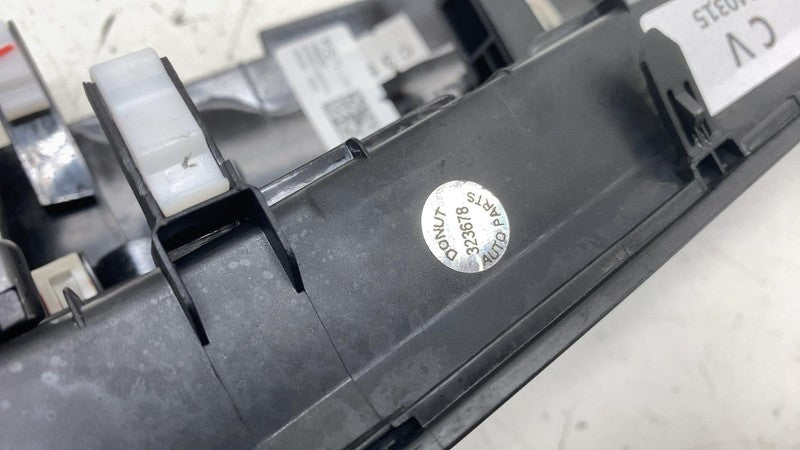 97401CV000 2022-2024 Kia EV6 Dash Dashboard Center & Right Side A/C Air Vent Grille Panel