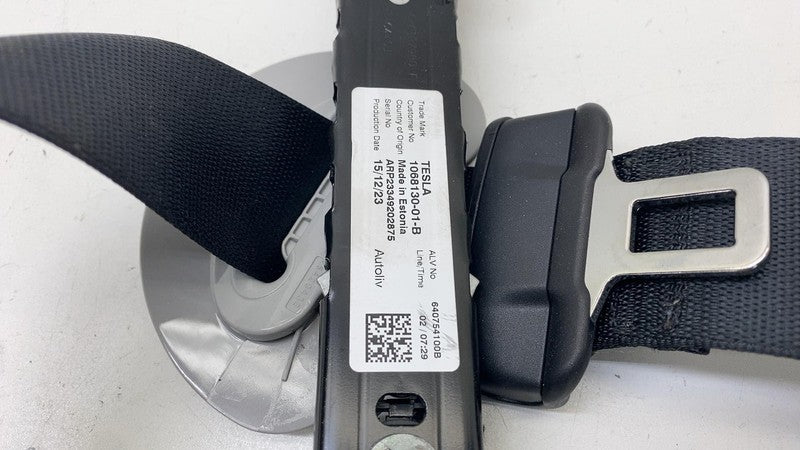 1068130-01-B ⭕ 24-25 Tesla Model 3 M3 Front Right 1st Row Seat Belt & Retractor 1856706-N1-D