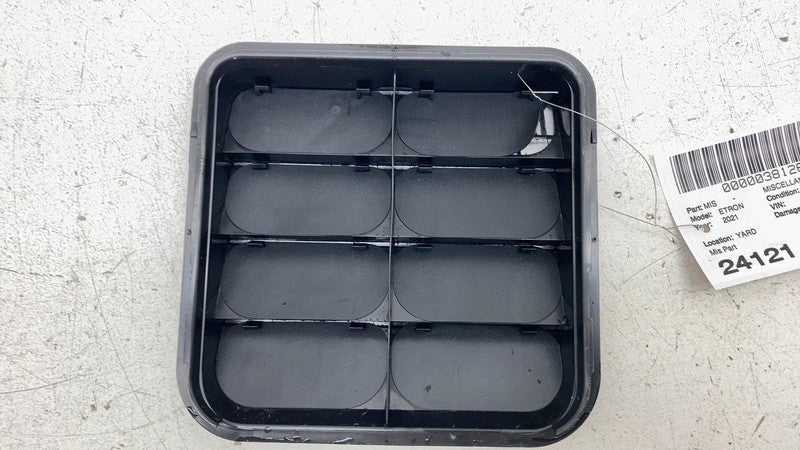 4M0819181B 19-23 E-Tron Rear Left or Right Quarter Panel Pressure Air Vent Grille 4M0819181