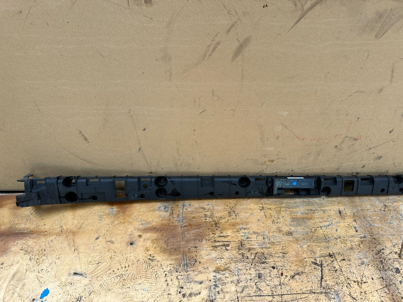 104312900B 16-20 Model X Right Rocker Carrier Bracket w/ Passive Entry Antenna 1043129-00-B