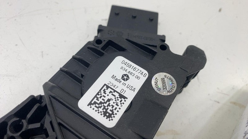 04581677AB ⭕ 2018 2019 2020 Chrysler Pacifica Gas Foot Pedal Accelerator Sensor 04581677AB