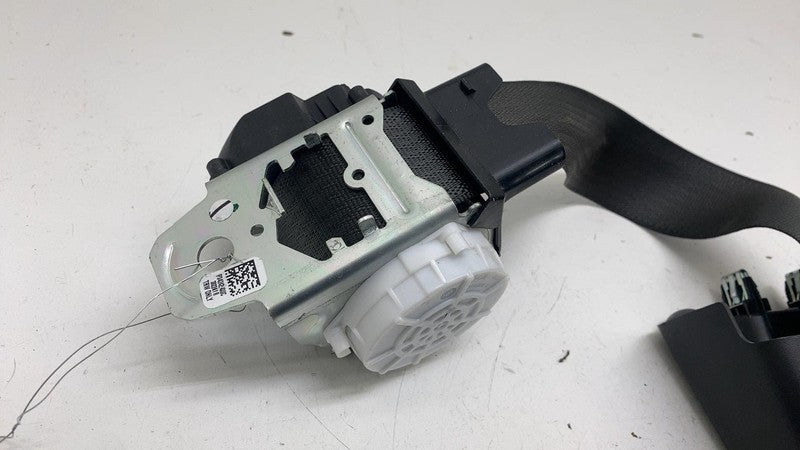 34242430C ⭕ 2025 Chevrolet Silverado 1500 Rear Center Seat Belt Safety Retractor 85062984