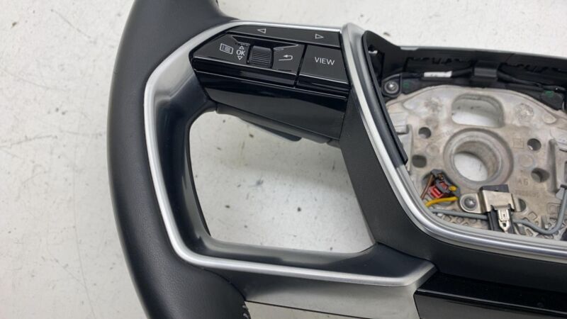 ⭕ 2021-2023 Audi E-Tron Steering Wheel with Switches and Bezel Cover 4N0419508A