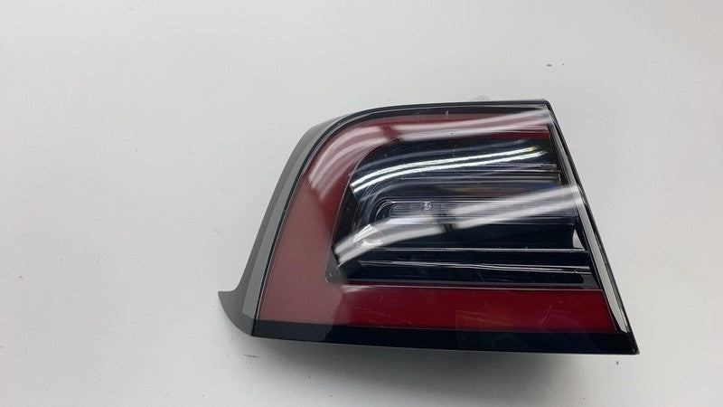 2017-2022 Tesla Model 3 Rear Driver Side Exterior Taillight Outer Tail Lamp Left