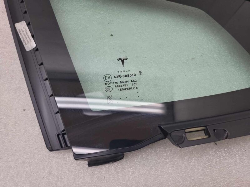 E6 43R-008010 2012-2020 Tesla Model S Rear Driver Side Quarter Fixed Glass Left LH Assembly