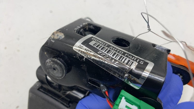 31675959 ⭕ 2021-2023 Polestar 2 Rear Left & Center Dual Seat Belt Catch Buckle 31675959