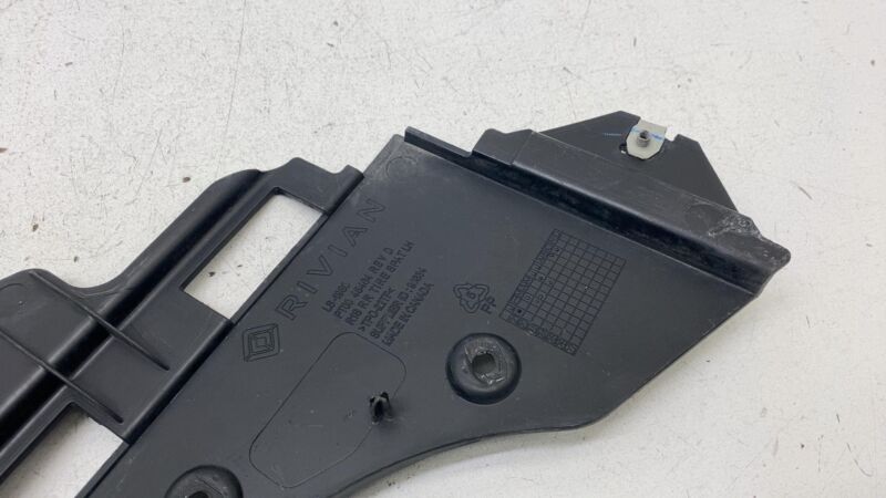PT0045464 2022 2023 2024 Rivian R1S Rear Driver Side Tire Spat Trim Cover Left PT0045464