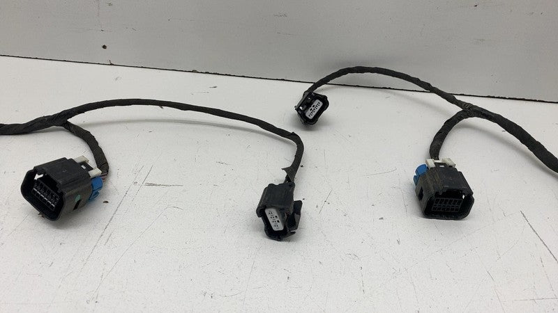 PT00568004B ⭕ 2025 Rivian R1S Rear Bumper Fascia Wire Wring Harness Connector PT00568004-B