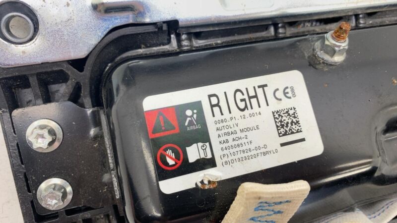 107782800D ⭕ 21-24 Model X S Passenger Lower Knee Safety Airbag Module Right 1077828-00-D