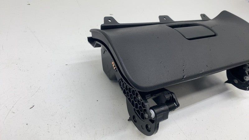 ⭕ 2025 Chevrolet Silverado 1500 Dash Right Upper Glove Box Compartment