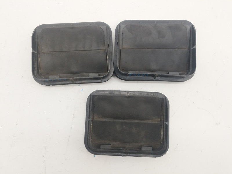 2F2A B280B62 AB ⭕ 12-20 Tesla Model S Rear Quarter Panel Rubber Flap Extractor Air Vent Grille