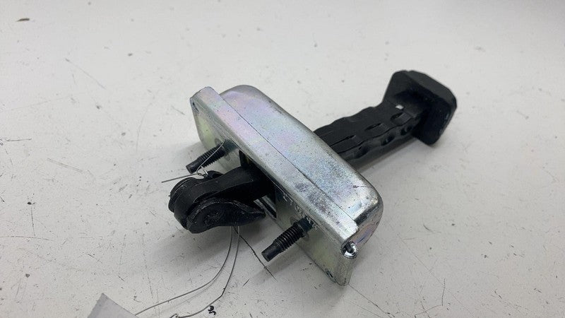 85626939 ⭕ 19-25 Chevrolet Silverado 1500 Front Left Side Door Check Stopper LH 85626939