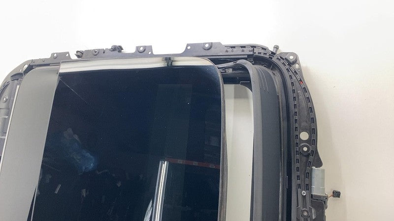 83A 877 041 A 19-23 Audi E-Tron Quattro Roof Panoramic Sunroof Moonroof Glass Panel 83A877041A