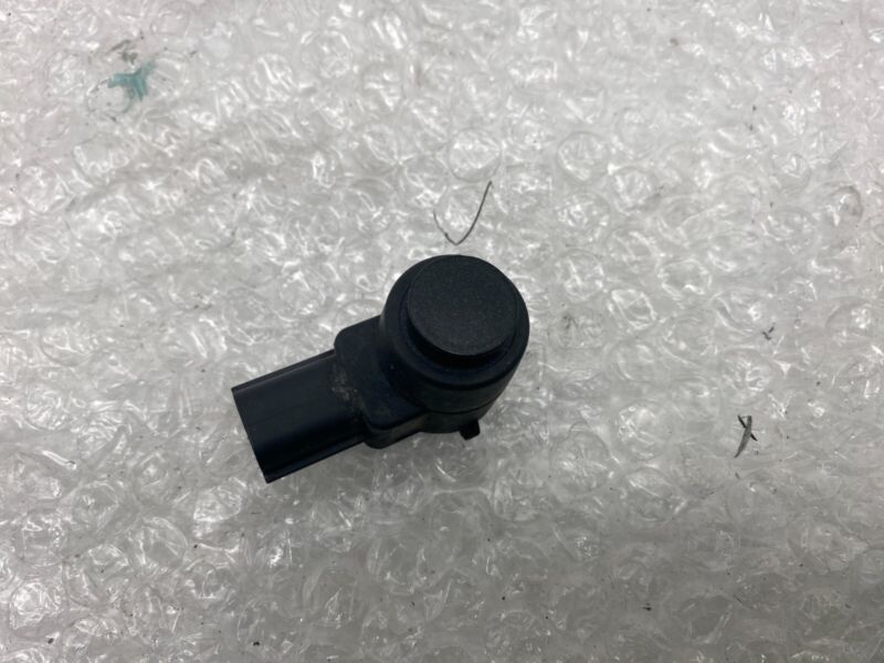 2596 2202 2008-2017 GMC Acadia Cadillac Escalade Rear Bumper Parking Object Sensor