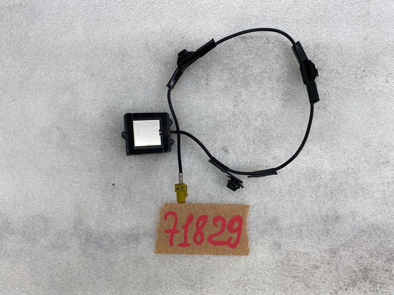 105025600C ⭕ 2012-2025 Model S Satellite Radio AM FM Amplifiers Antenna Module 1050256-00-C