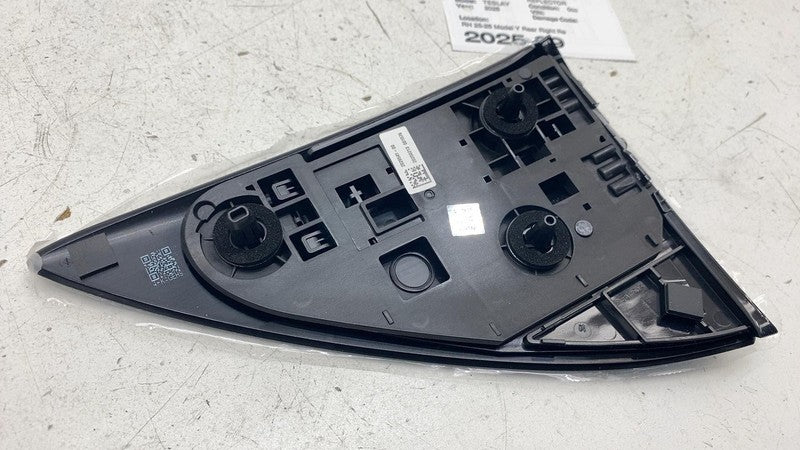2029541-00 ⭕ 25-26 Model Y Rear Passenger Side Quarter Panel Reflector Right 2029541-00-B