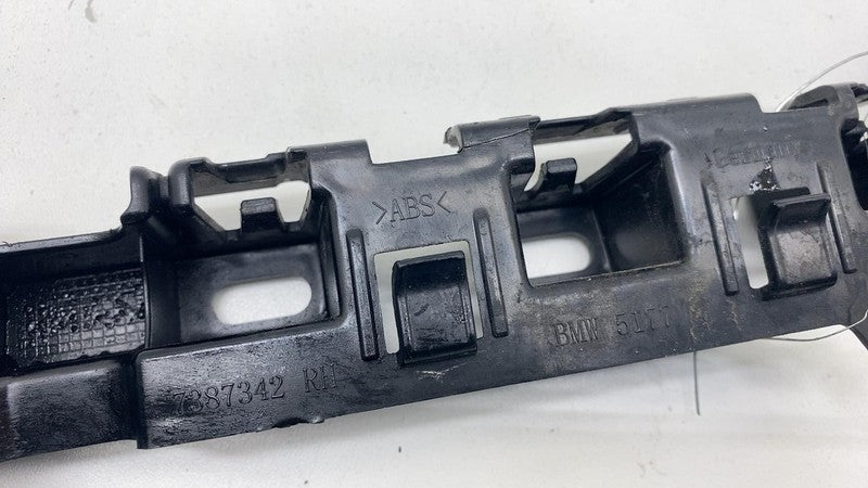 2018-2023 BMW 530e G30 Passenger Right Skirt Rocker Molding Support Br