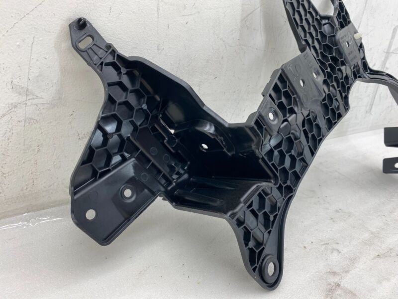 1080701 00 D ⭕ 16-20 Tesla Model X Rear C-Pillar Lower Trim Mount Bracket Left 1080701-00-D