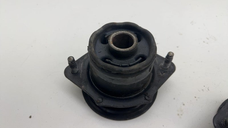 ⭕ 2014-2018 Chevrolet Silverado 1500 Crew Cab SET of 2 Body Mount Cushion Assy