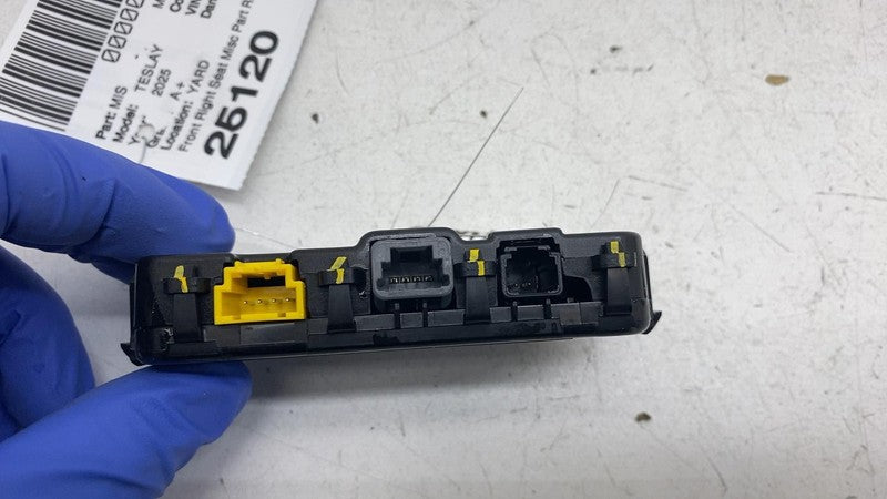 ⭕20-24 Tesla Model Y Front Passenger Side Door Control Module Right 10