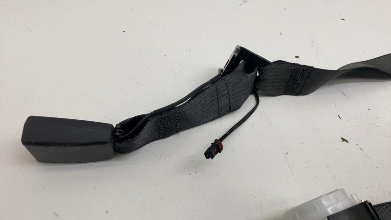 34242430C ⭕ 2025 Chevrolet Silverado 1500 Rear Center Seat Belt Safety Retractor 85062984