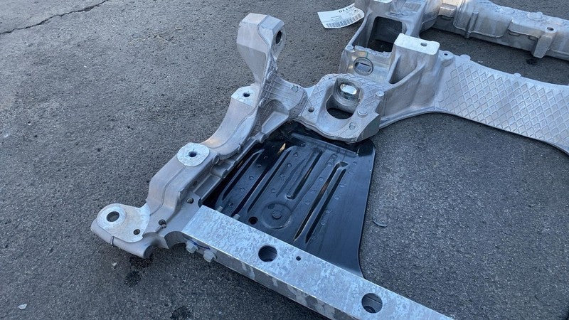 PT00613517-G ⭕ 2025 Rivian R1S Front Subframe Crossmember Undercarriage K-Frame PT00613517-G