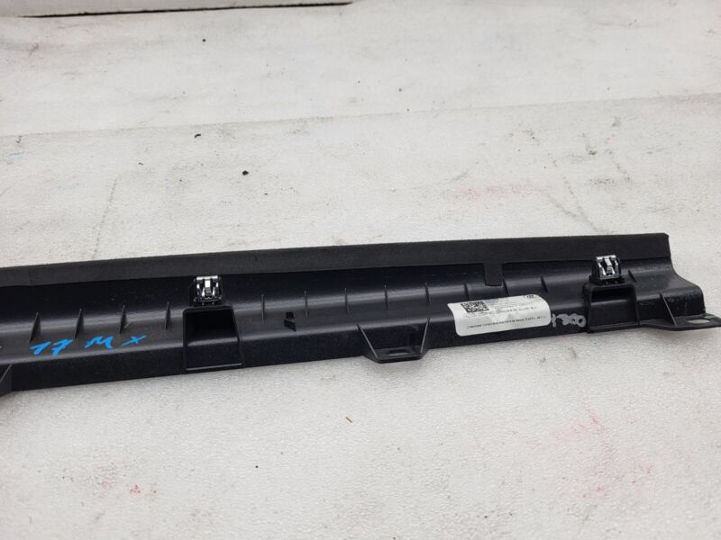 105155604B ⭕ 2016-2020 Tesla Model X Falcon Door Mid Gap Hider Right Side OEM 1051556-04-B