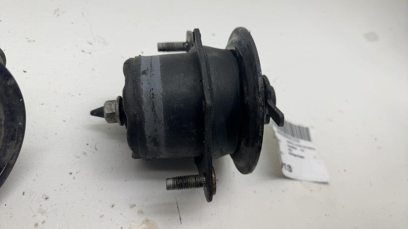 ⭕ 2014-2018 Chevrolet Silverado 1500 Crew Cab SET of 2 Body Mount Cushion Assy