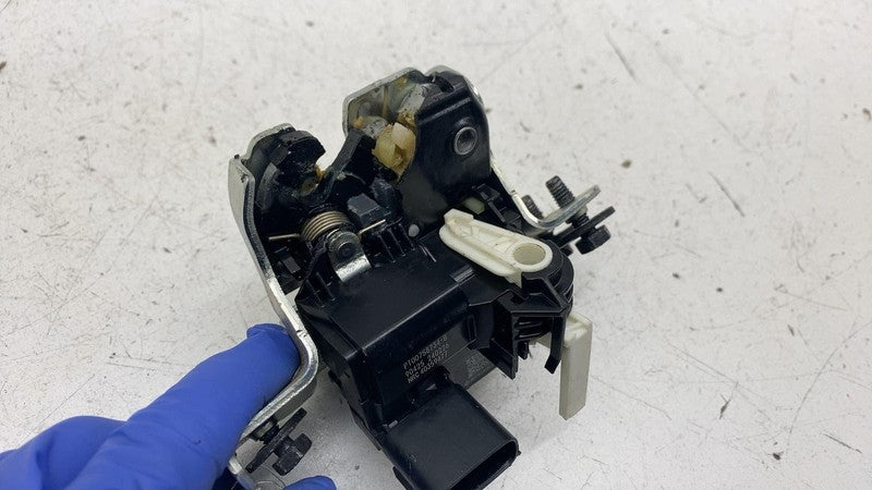 ⭕ 2022-2025 Rivian Liftgate Tailgate Door Upper Lock Latch Actuator PT
