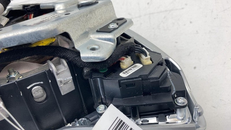 101426501B 2012-2015 Tesla Model S Steering Wheel Airbag Module w/ Retainer Plate Bracket