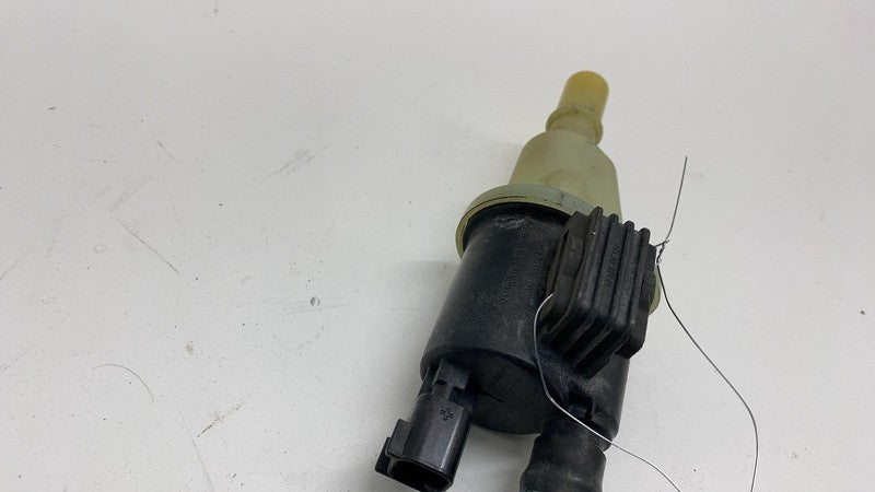 2013-2018 Ford C-Max Carbon Filter Fuel Vapor Purge Valve Pipe Tube Canister