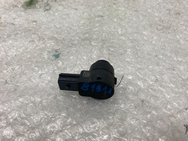 2596 2202 2008-2017 GMC Acadia Cadillac Escalade Rear Bumper Parking Object Sensor