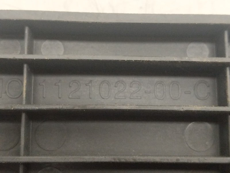 1121022 00 C ⭕16-22 Model X Left/Right 2nd Row Floor Plate Carpet Bracket Holder 1121022-00-C