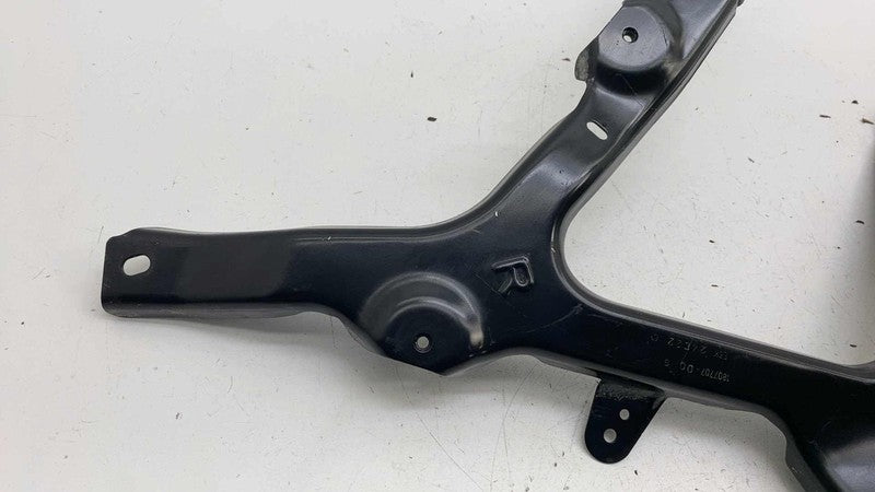 ⭕24-25 Tesla Cybertruck Rear Passenger Diffuser Mount Bracket Right 18