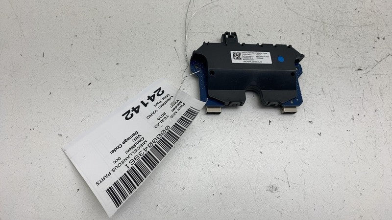 ⭕ 17-23 Tesla Model 3 Rear Generic USB/AUX Control Unit Hub Module 110