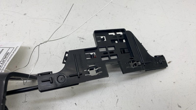 ⭕ 17-23 Model 3 Rear Driver Side 2nd Row Seatbelt Buckle Black Left 10