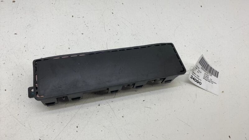 1005260-00-G 2012-2015 Tesla Model S Passenger / Driver Knee Airbag LH & RH Fits either side