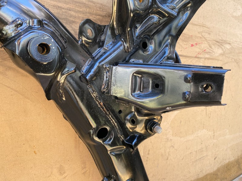 104453100B 20-23 Model Y Front Subframe Crossmember Cradle + Stabilizer Stabar 1044531-00-B