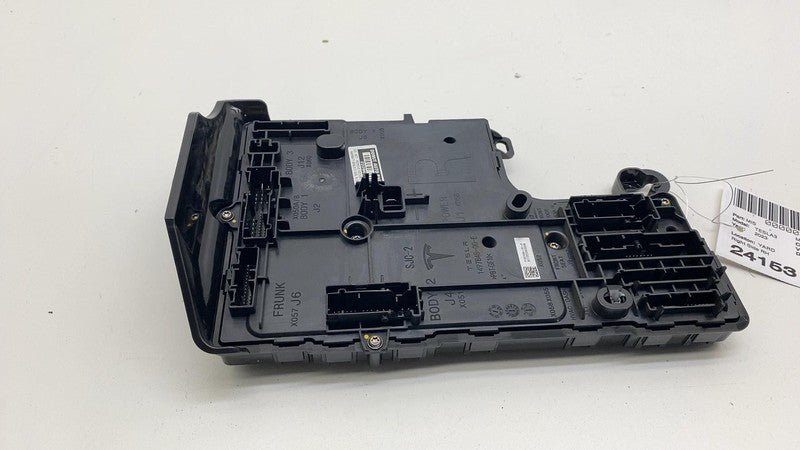 156745400B 2020-2023 Tesla Model 3 Right Low Voltage Controller Electronic Control Module