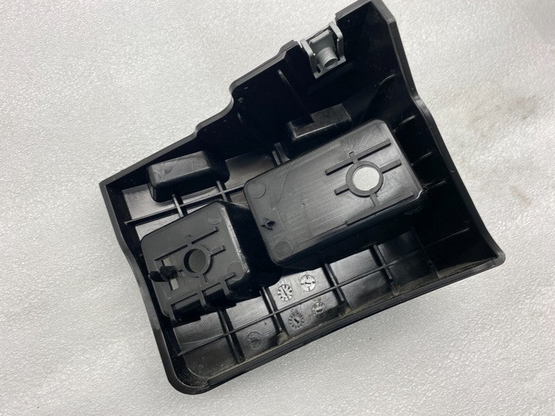 149403900D ⭕ 20-23 Model Y MY Passenger Side Taillight Tail Lamp Bracket Right 1494039-00-D